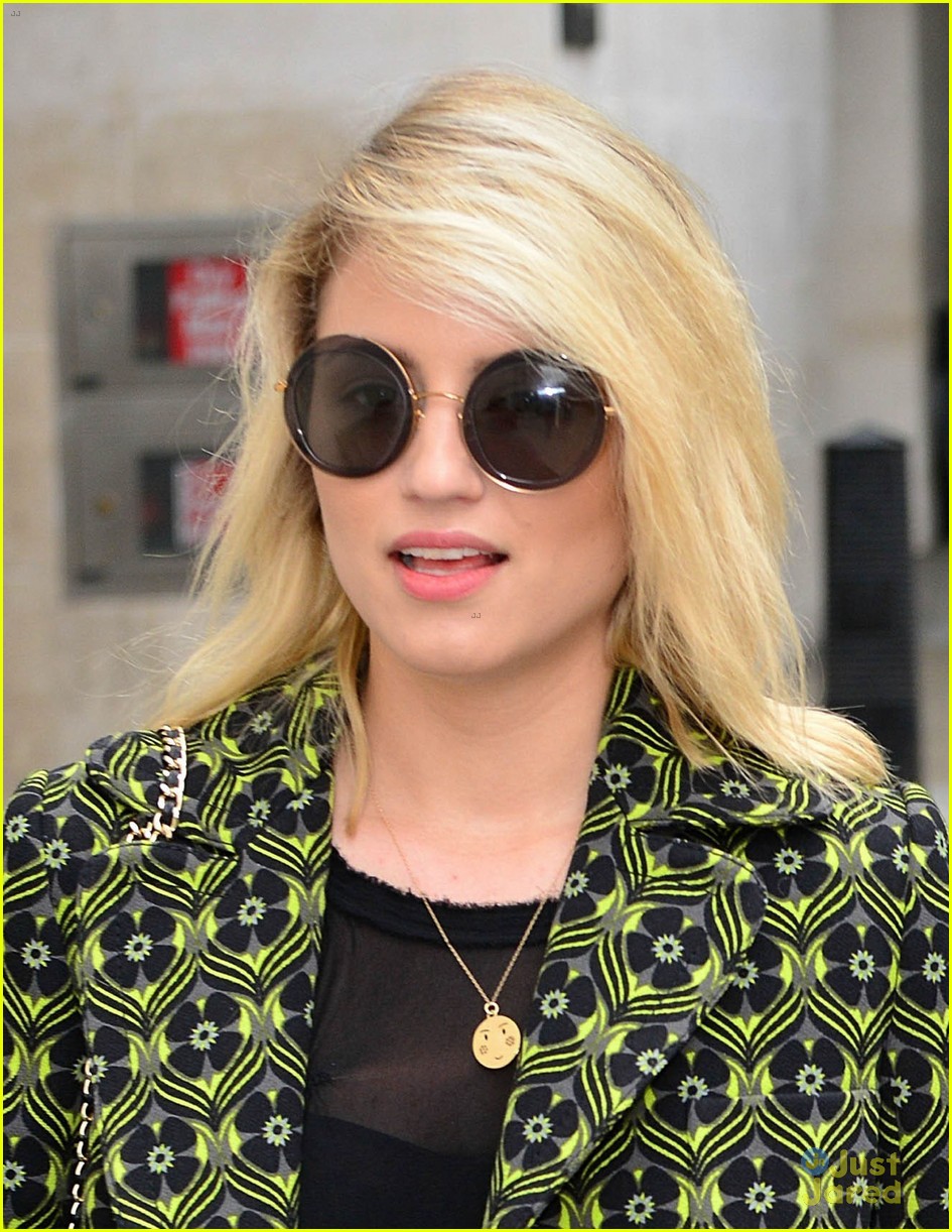 dianna agron greets her fans before another day at work 13