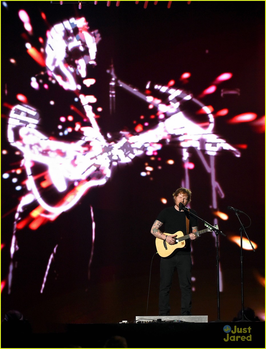ed sheeran tori kelly billboard music awards 2015 video 02