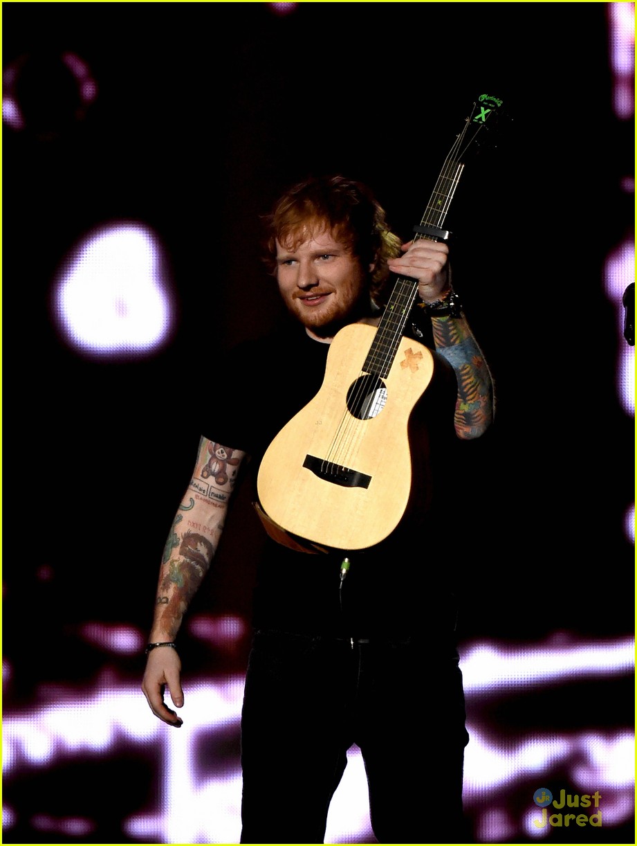 ed sheeran tori kelly billboard music awards 2015 video 08