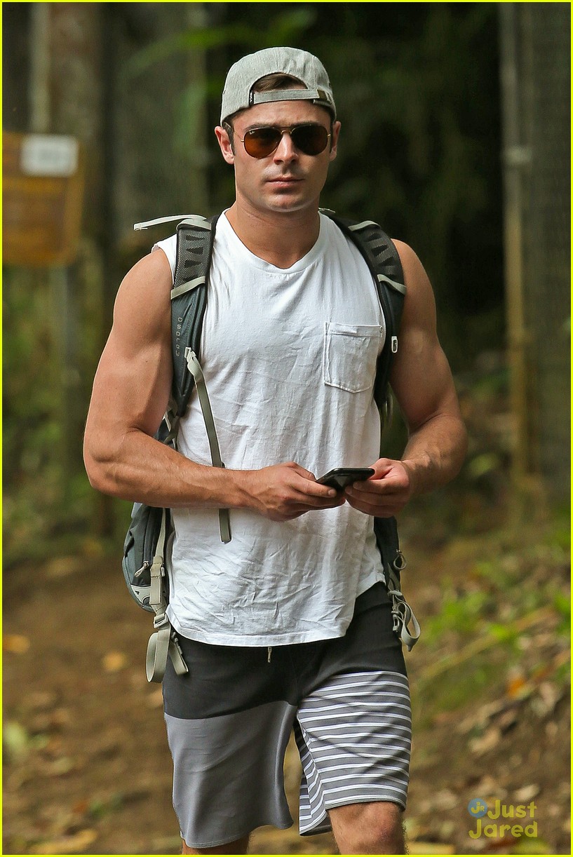 zac efron ripped memorial day weekend 02