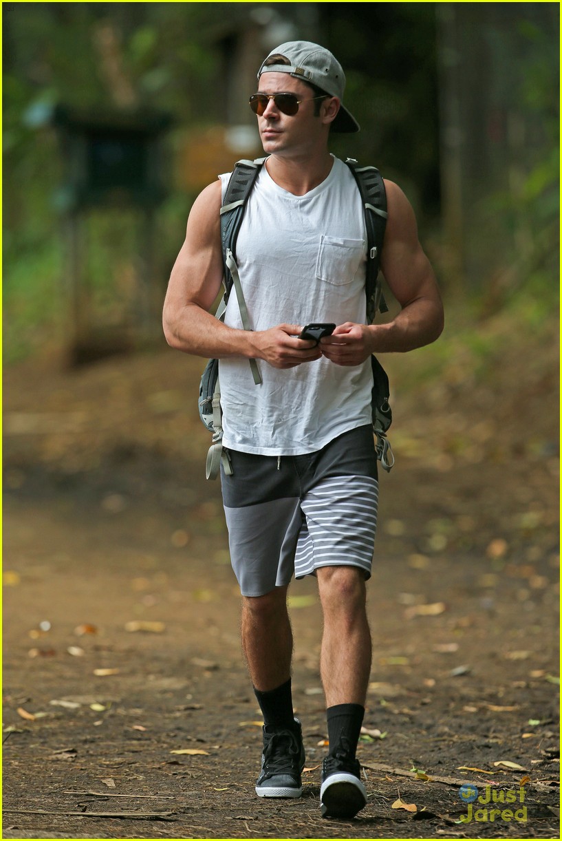 zac efron ripped memorial day weekend 03