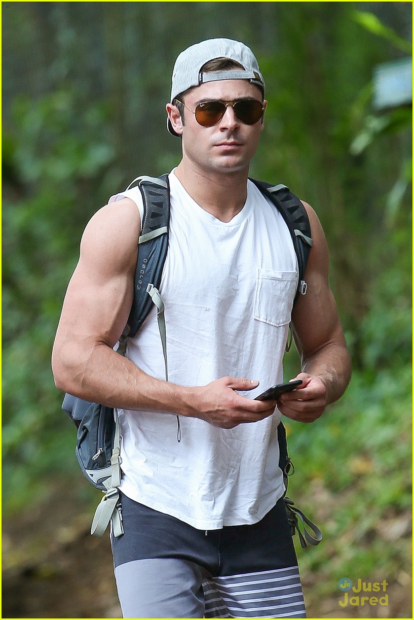 zac efron ripped memorial day weekend 06