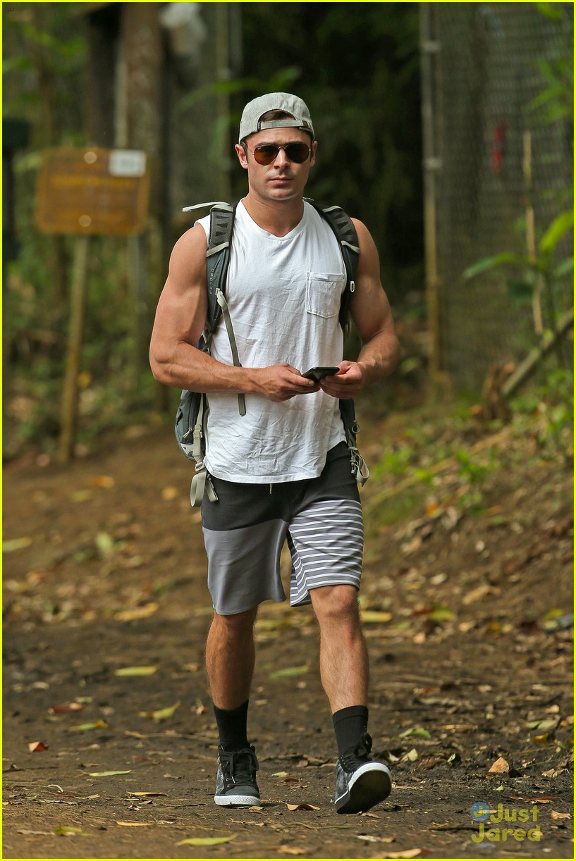 zac efron ripped memorial day weekend 11