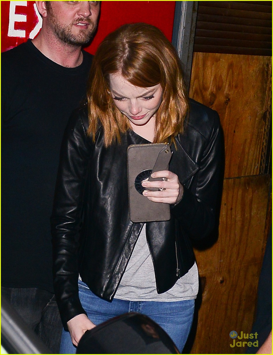 emma stone andrew garfield have a concert date night 22