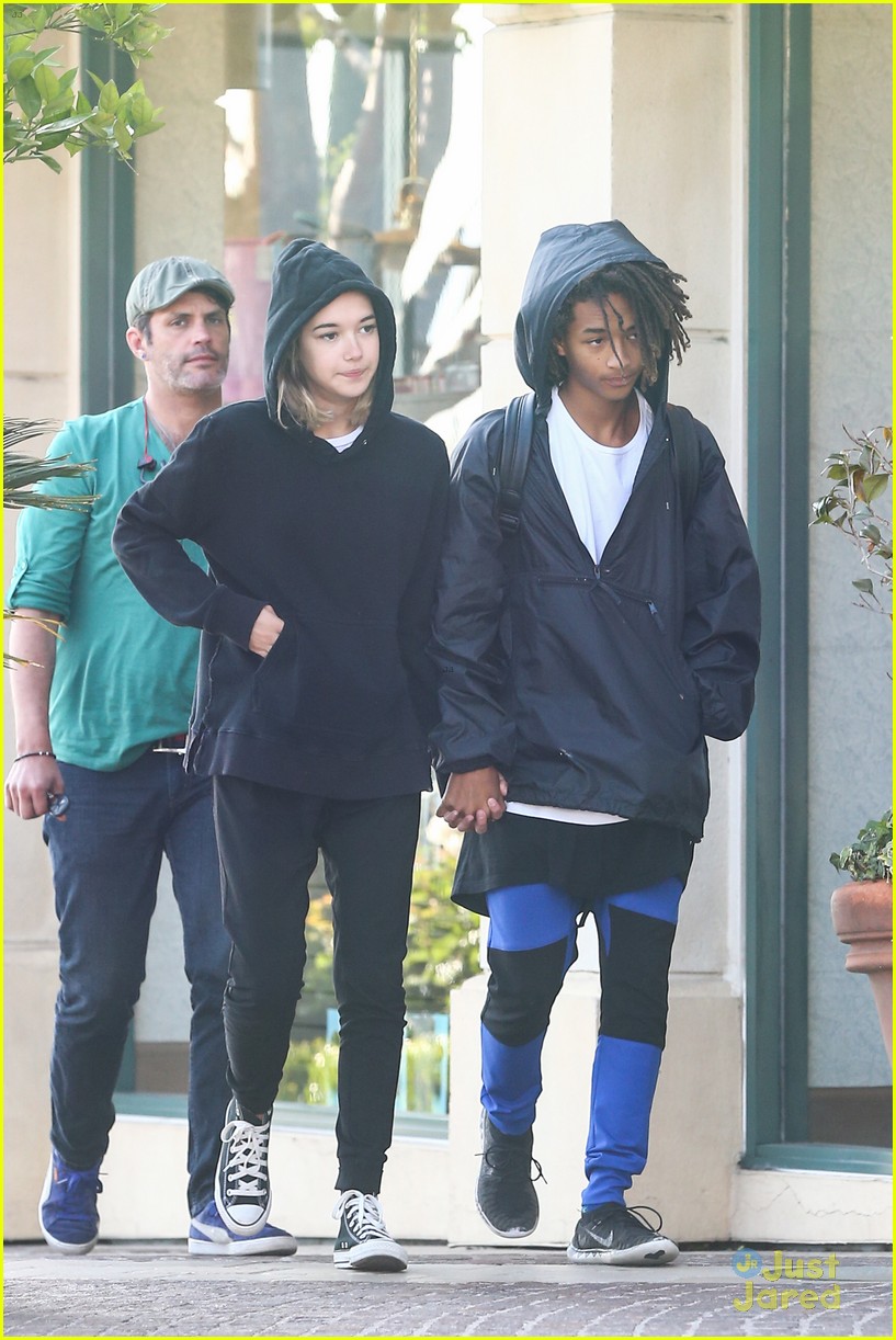 jaden smith holds hands with mystery girl 02