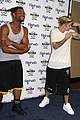 justin bieber joins floyd mayweather at big fight 14
