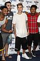 justin bieber joins floyd mayweather at big fight 19