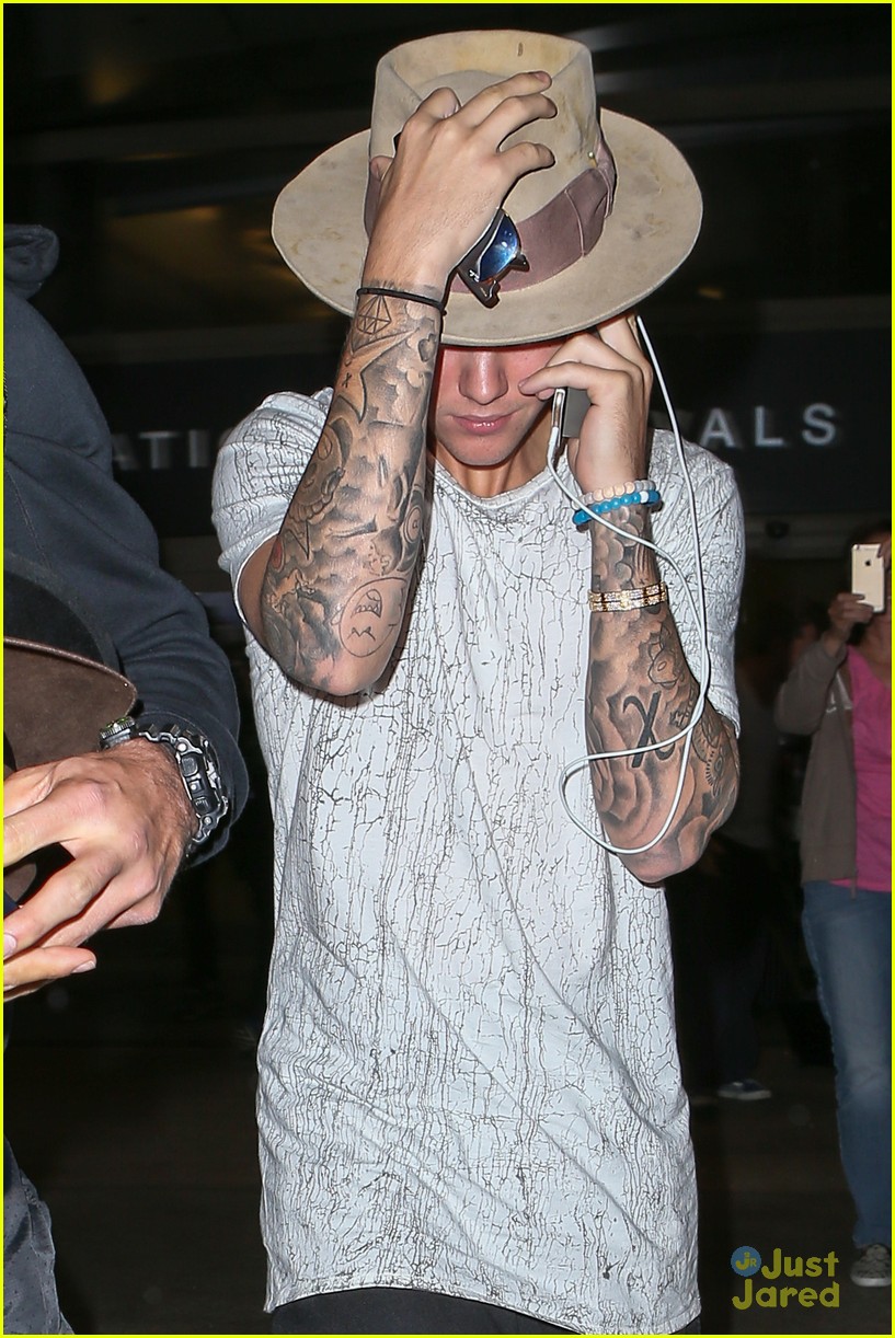 justin bieber flies home for pal floyd mayweathers big fight 04