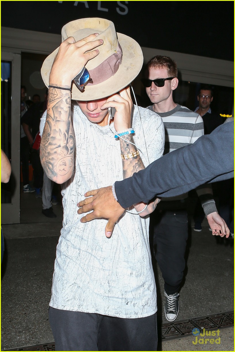justin bieber flies home for pal floyd mayweathers big fight 17