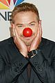 kellan lutz stripped down on stage at red nose day 10