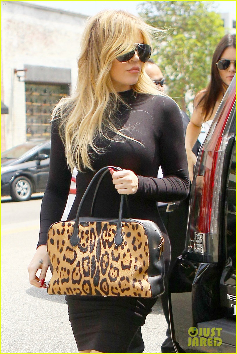 kendall jenner khloe kardashian spend day with mom 23