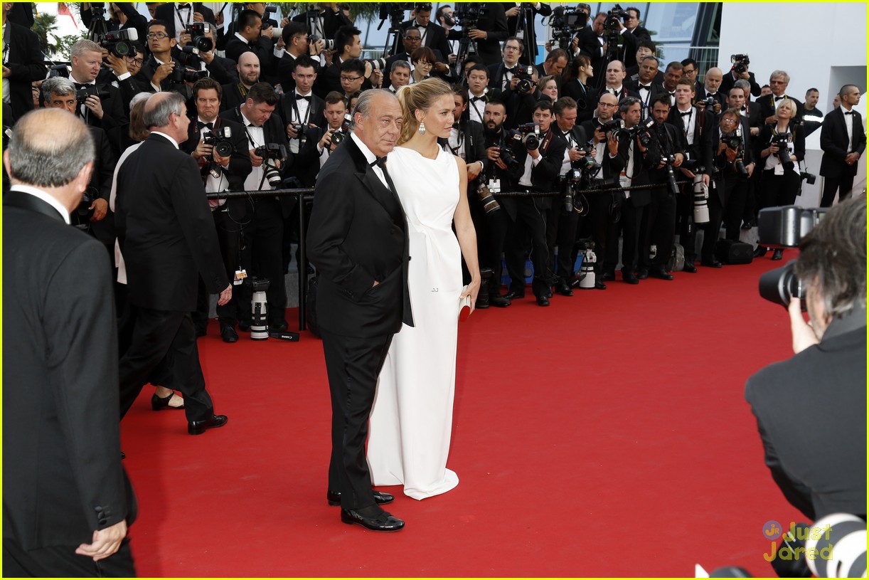 karlie kloss adele exarchopoulos cannes 2015 opening ceremony 20