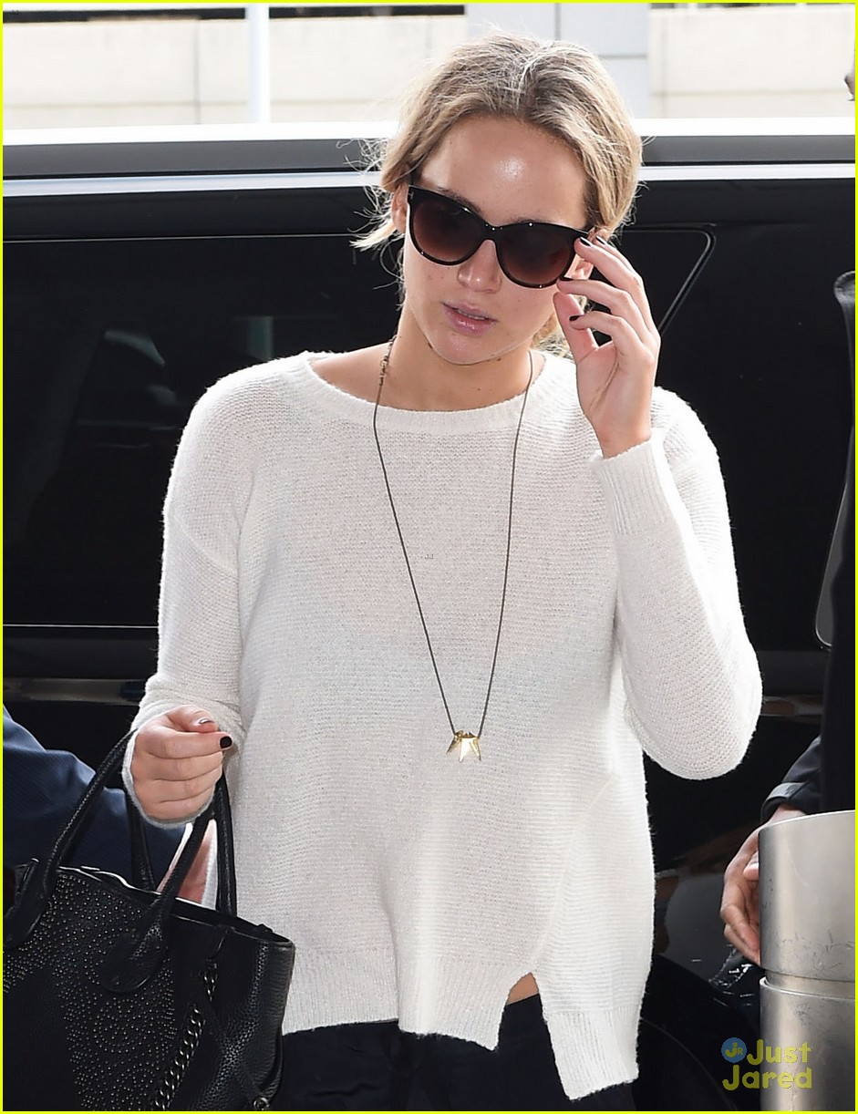 jennifer lawrence jets out of nyc after met gala 01