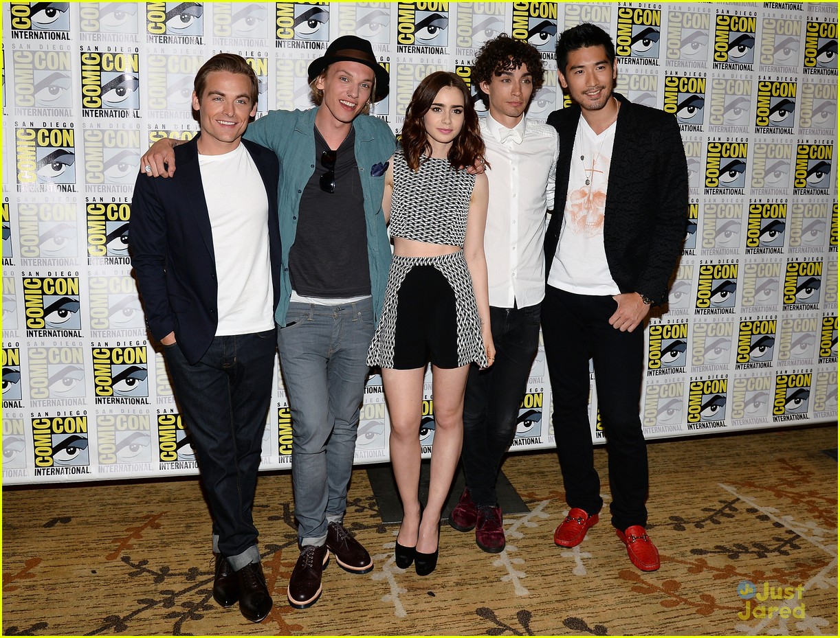 lily collins jamie campbell bower reunite in cute new pics 14