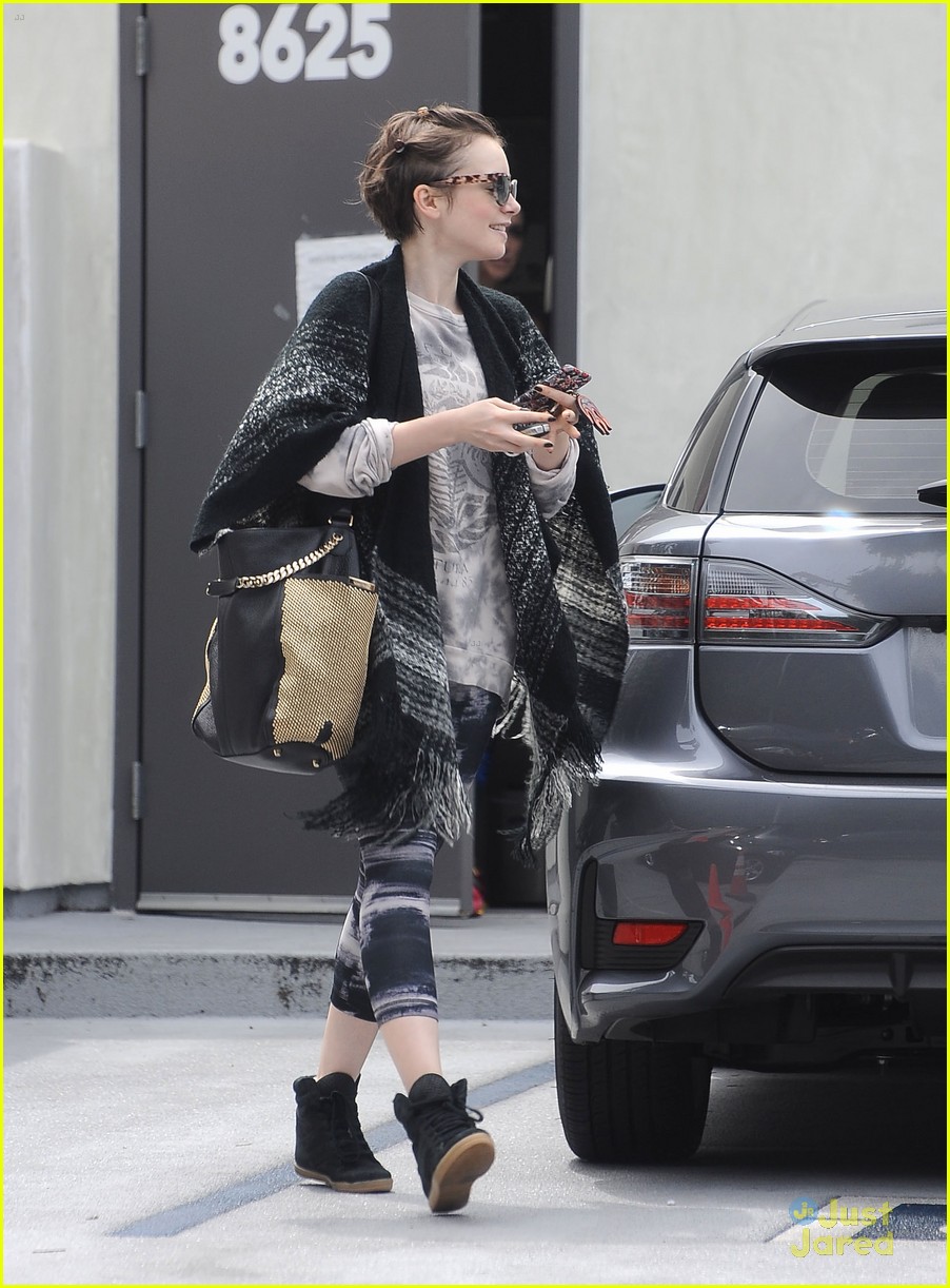 lily collins workout trash cute pic with mom jill 09