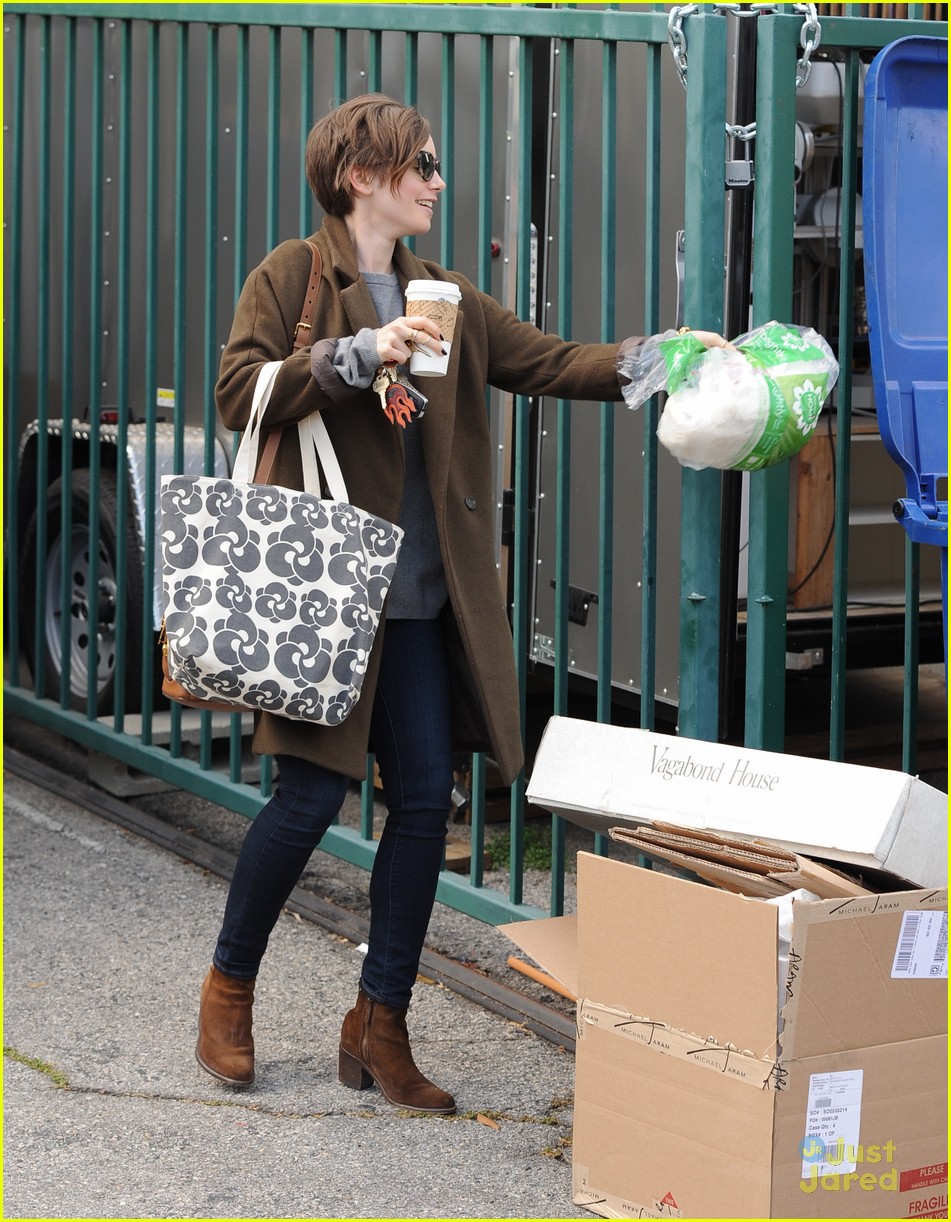 lily collins workout trash cute pic with mom jill 15