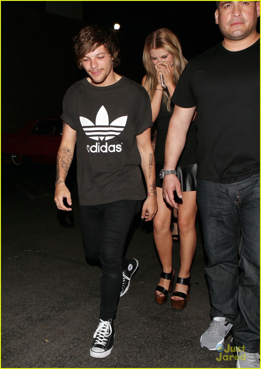 louis tomlinson out los angeles girls 17