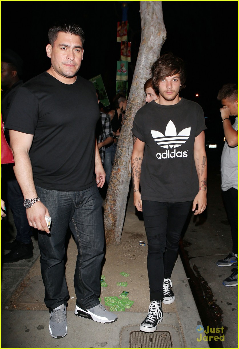 louis tomlinson out los angeles girls 18