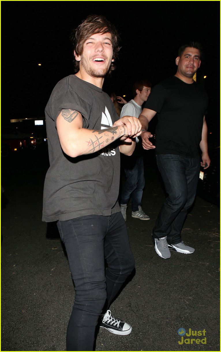 louis tomlinson out los angeles girls 21