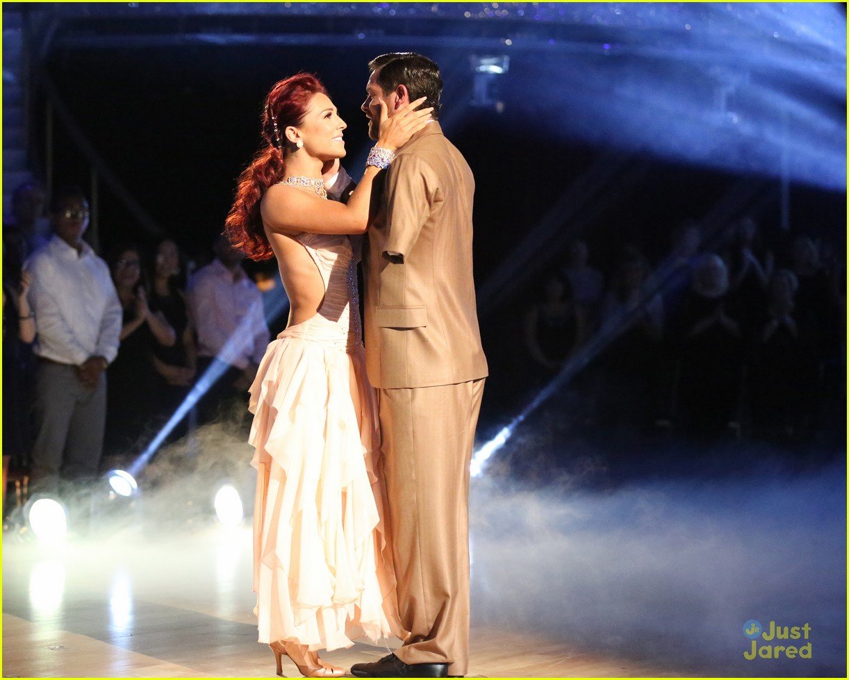 Noah Galloway Celebrates Engagement To Jamie Boyd on Extra Before