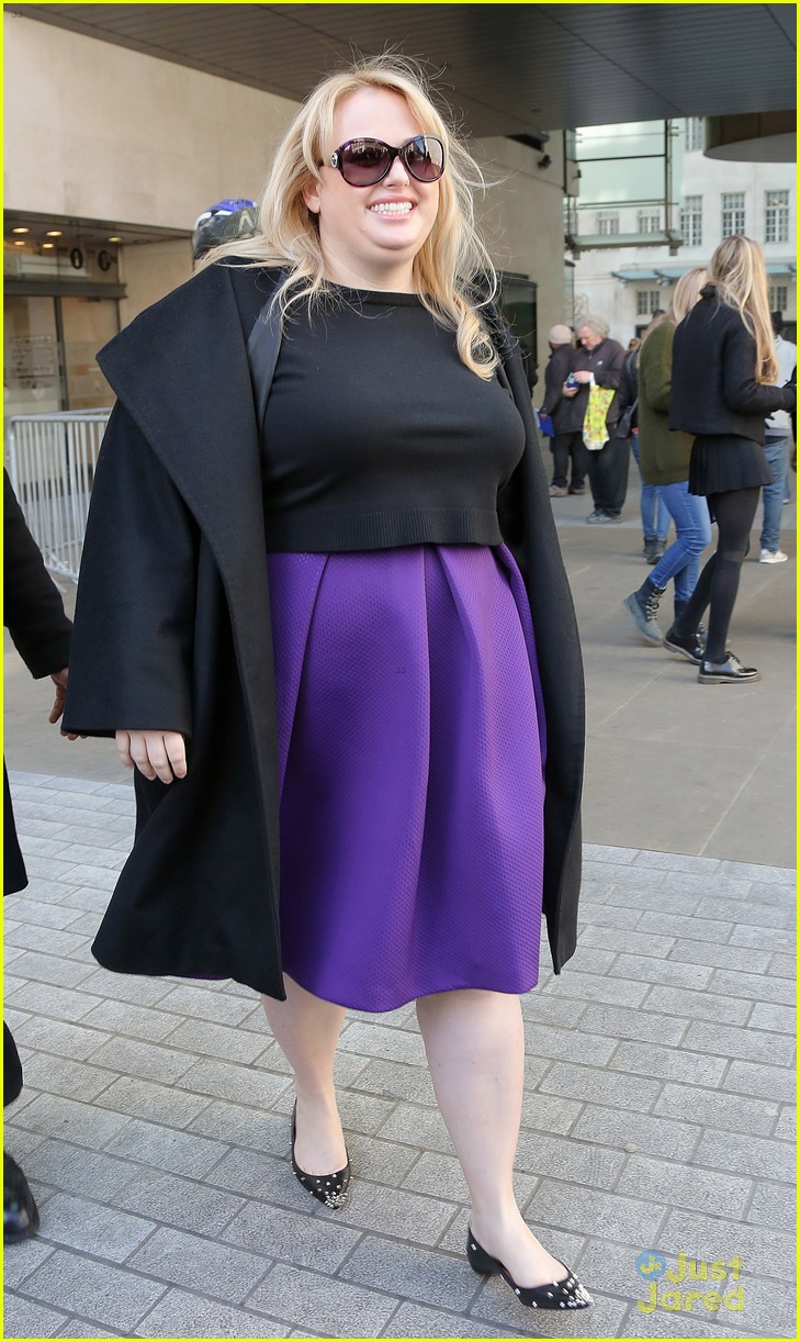 rebel wilson felt tons of pressure on pitch perfect2 05