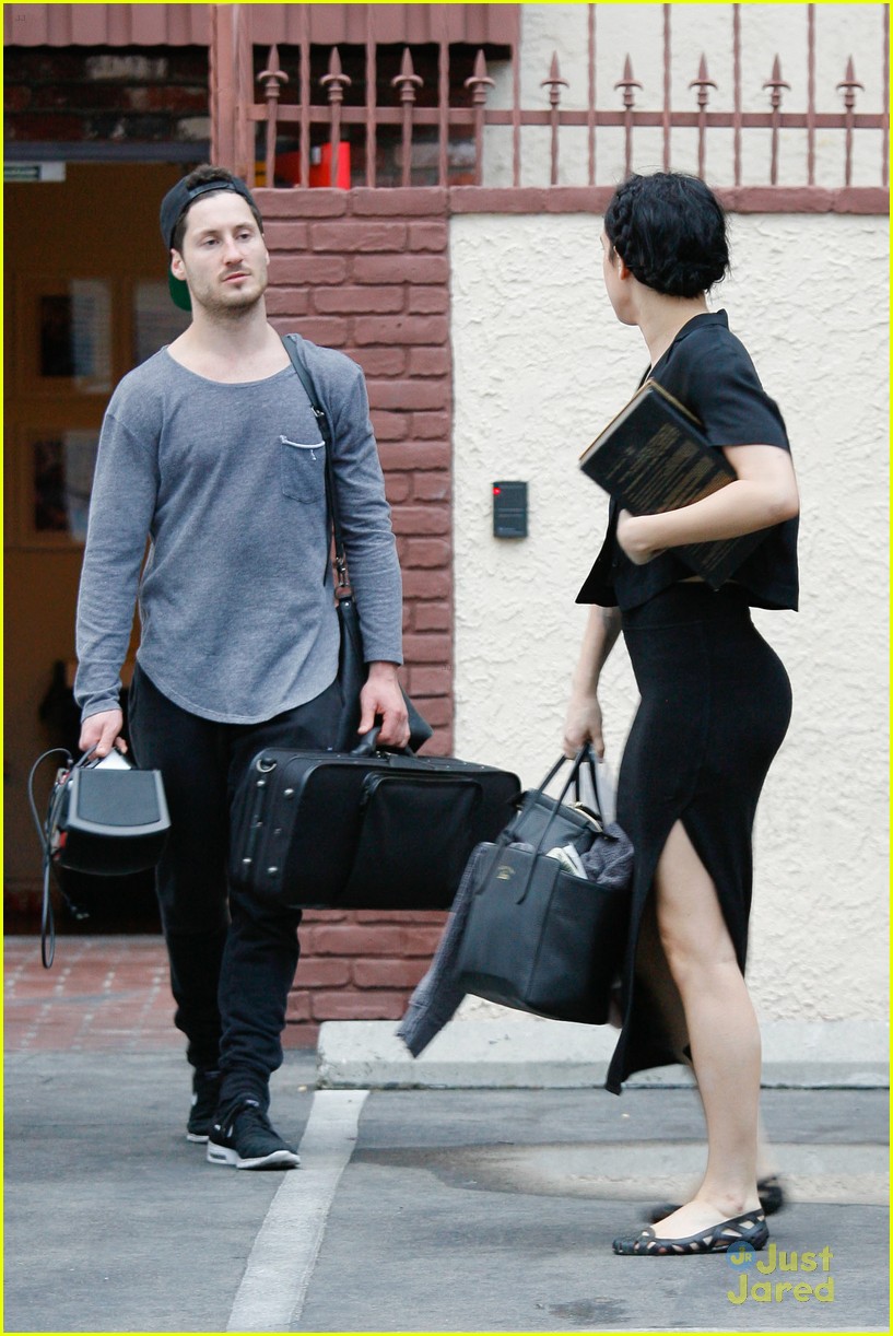 rumer willis val chmerkovskiy toxic cover dwts finale 12