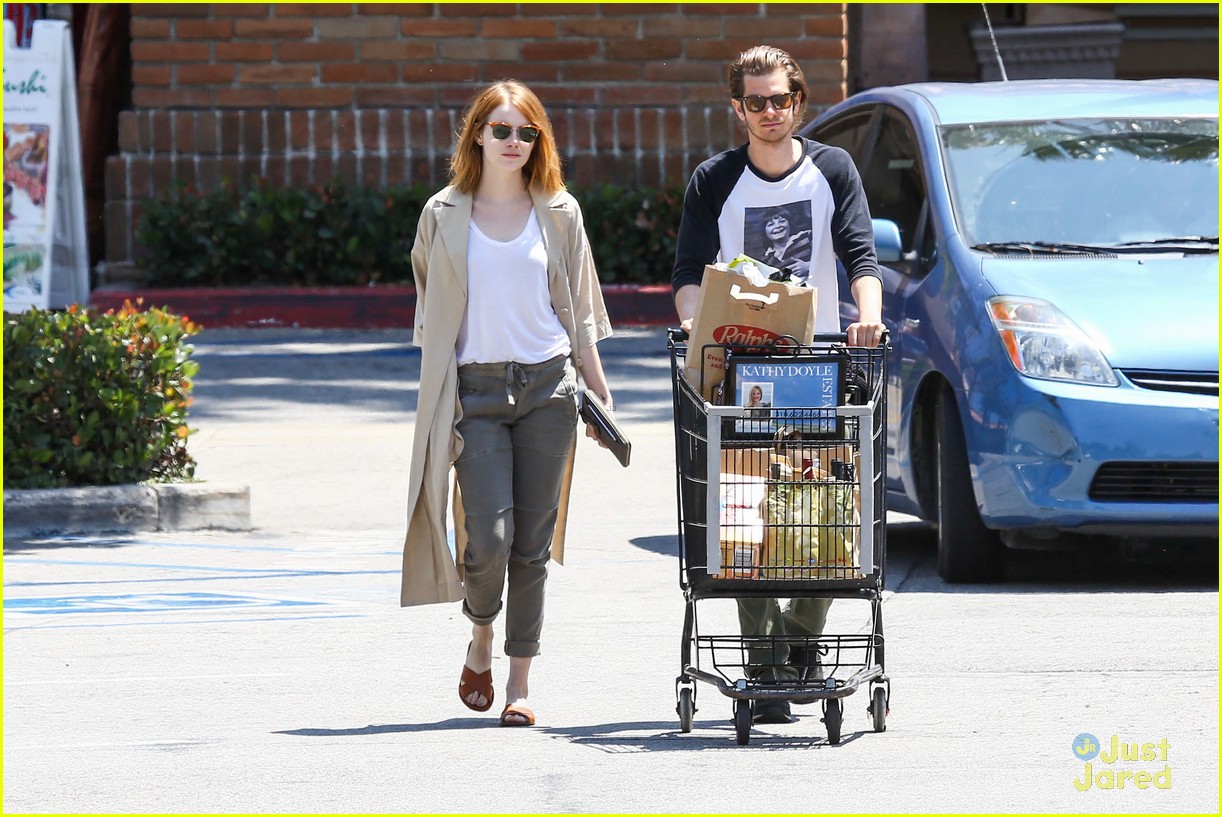 emma stone andrew garfield spotted together for first time in months 14