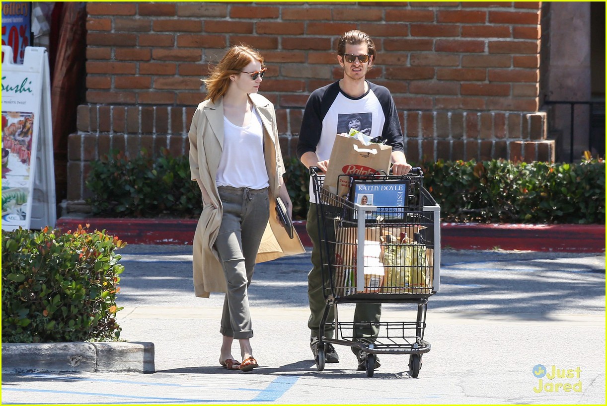 emma stone andrew garfield spotted together for first time in months 18