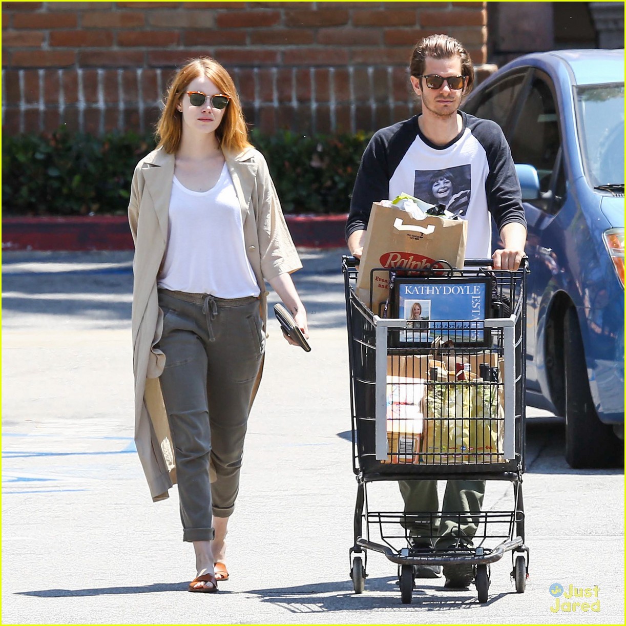 emma stone andrew garfield spotted together for first time in months 19