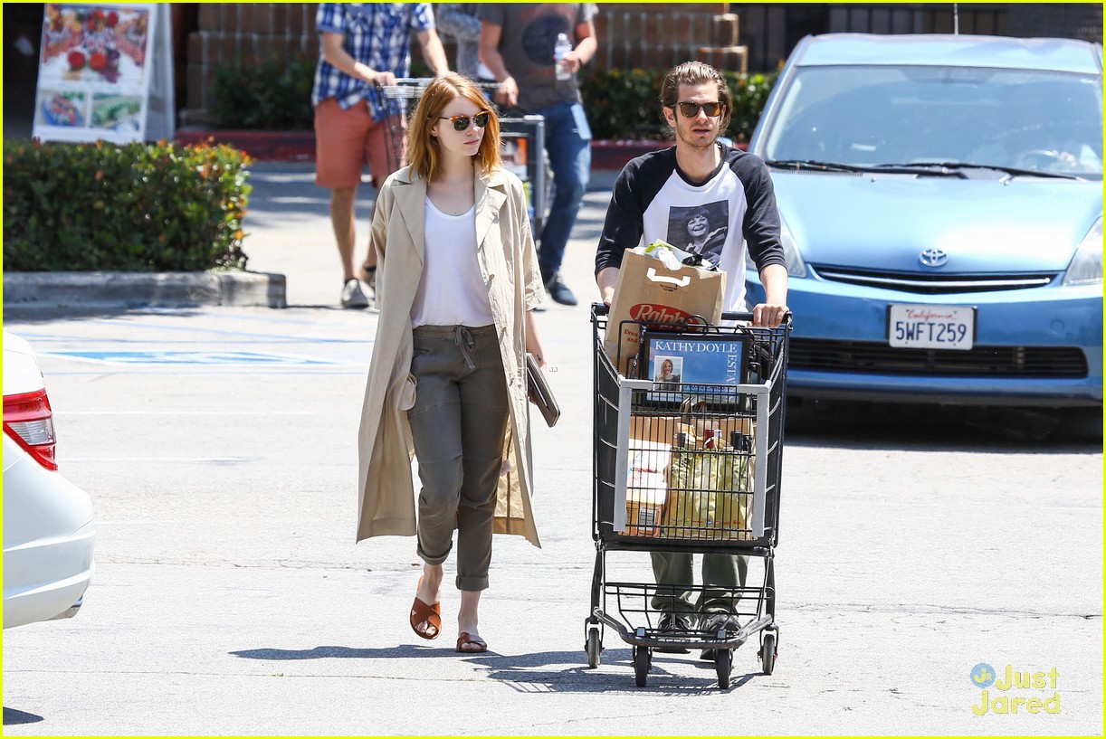 emma stone andrew garfield spotted together for first time in months 23