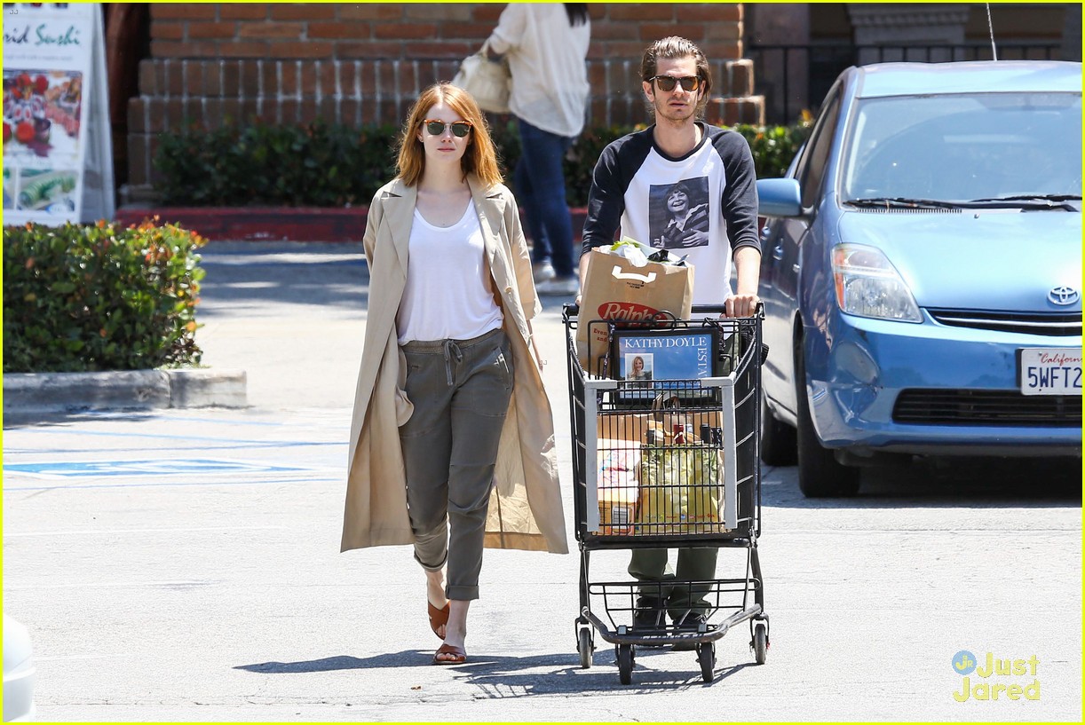 emma stone andrew garfield spotted together for first time in months 32