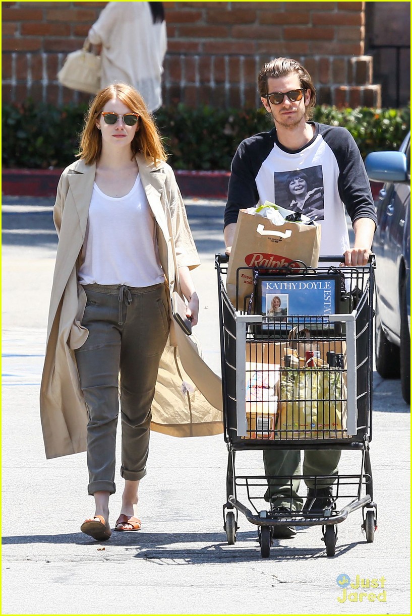 emma stone andrew garfield spotted together for first time in months 33