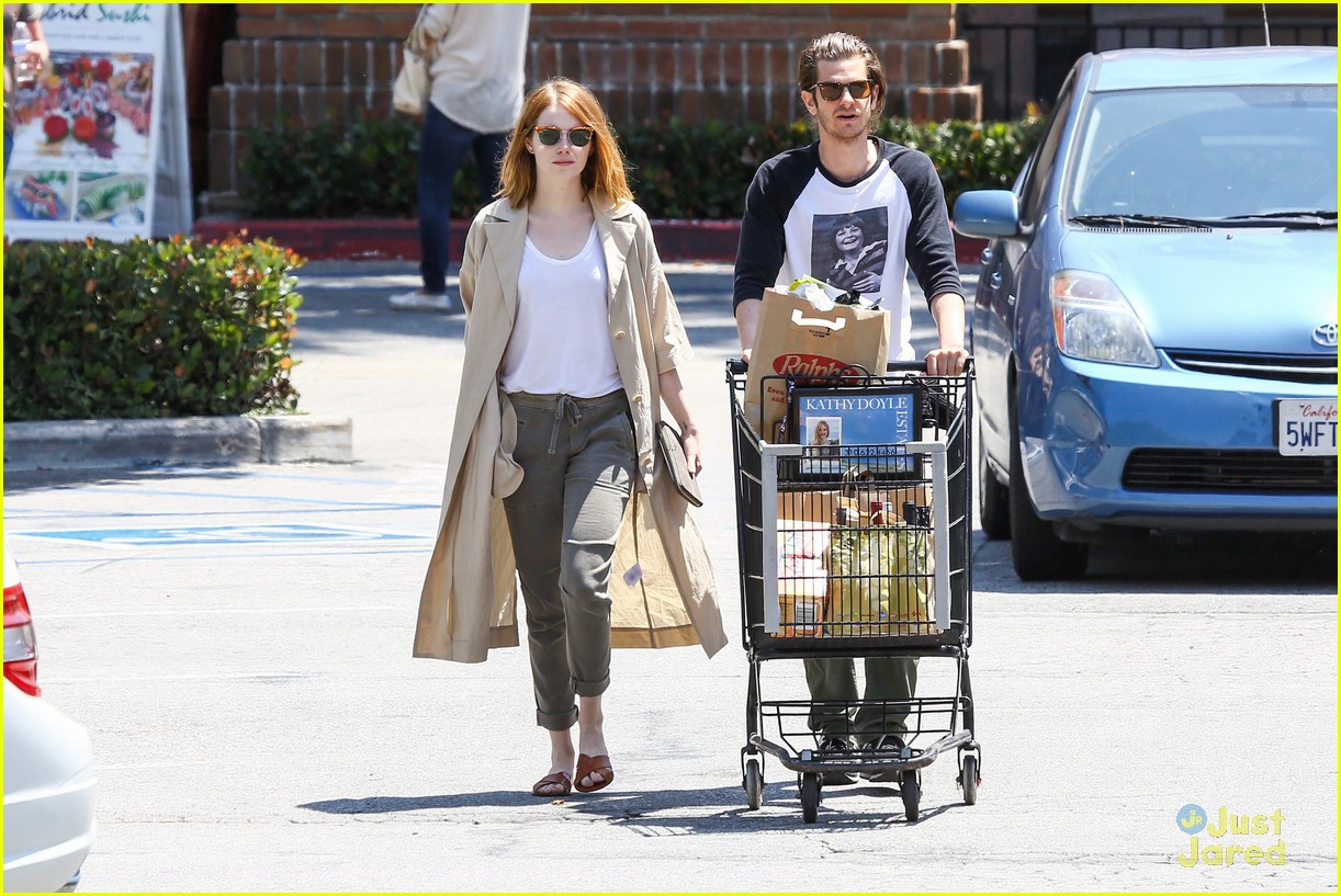 emma stone andrew garfield spotted together for first time in months 34