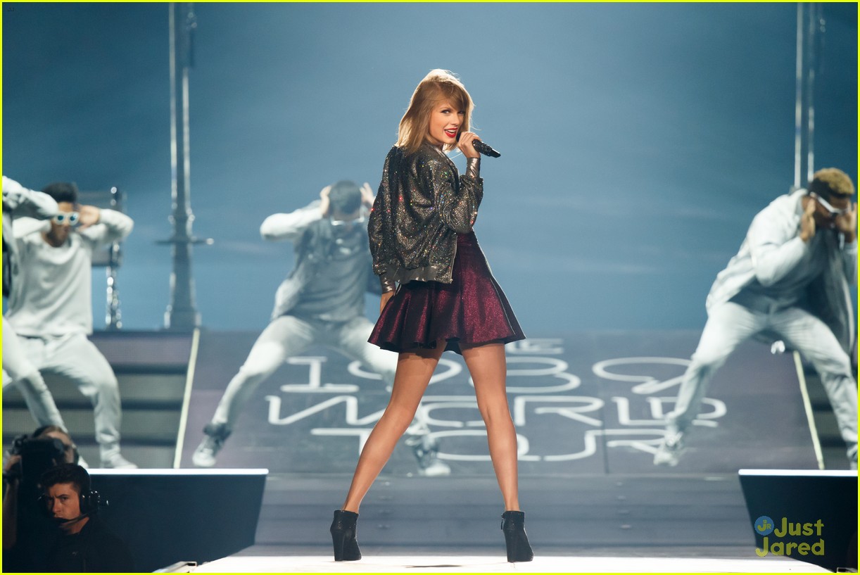 taylor swift breaks vevo records with bad blood video 01
