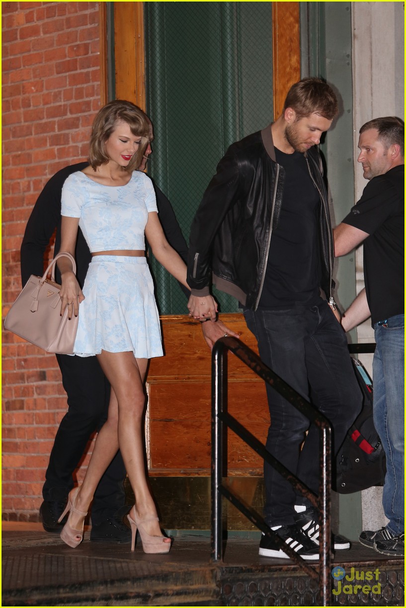 taylor swift calvin harris hold hands for nyc date night 08