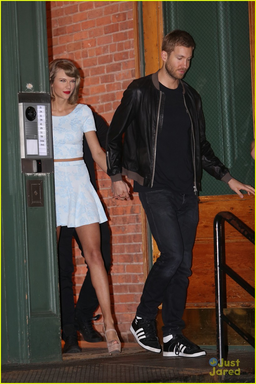 taylor swift calvin harris hold hands for nyc date night 09