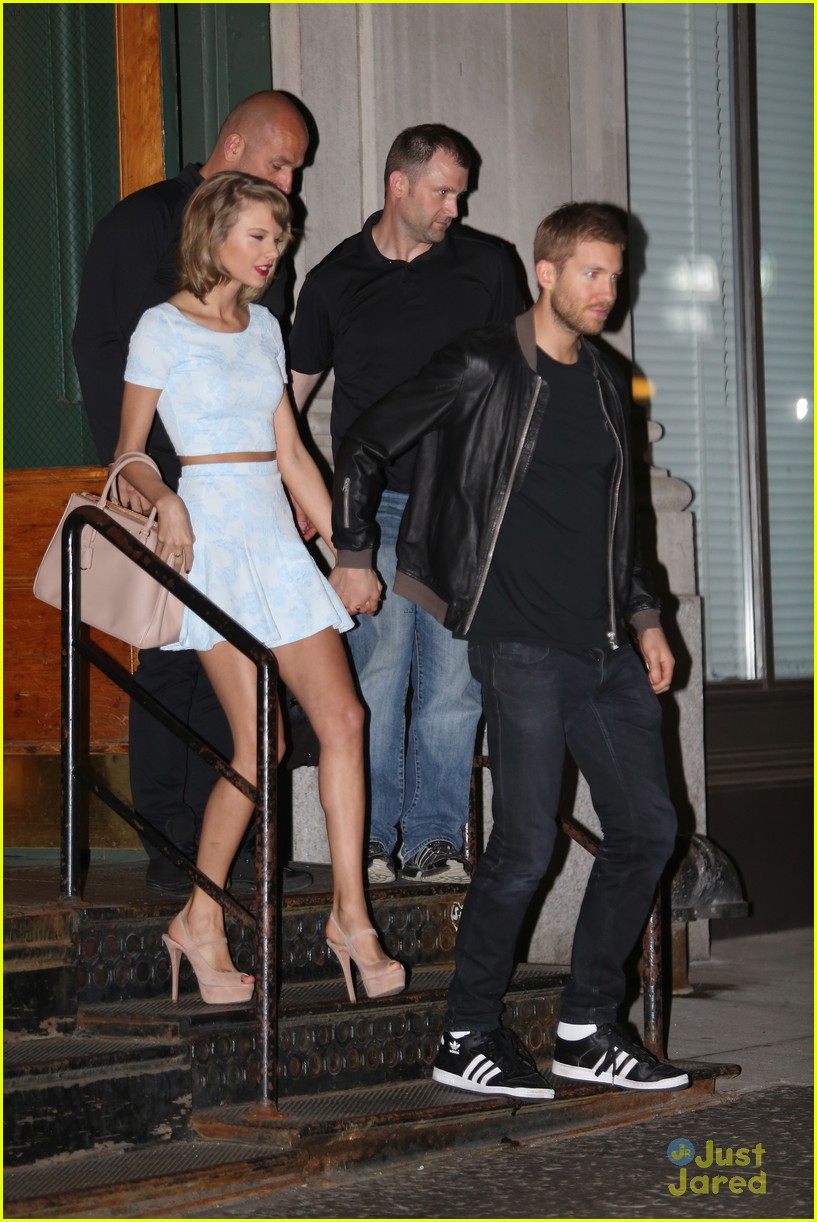 taylor swift calvin harris hold hands for nyc date night 18