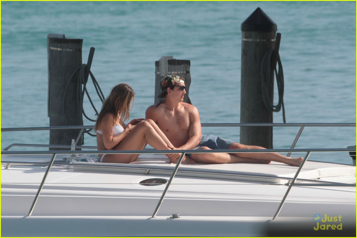 miles teller keleigh sperry have anniversary in miami 04
