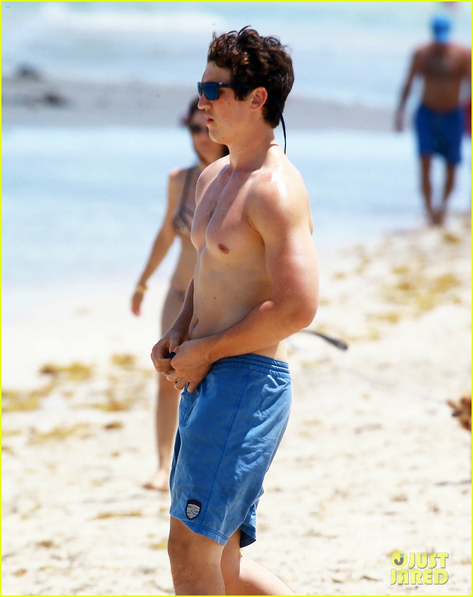 miles teller keleigh sperry continue their vacation 18