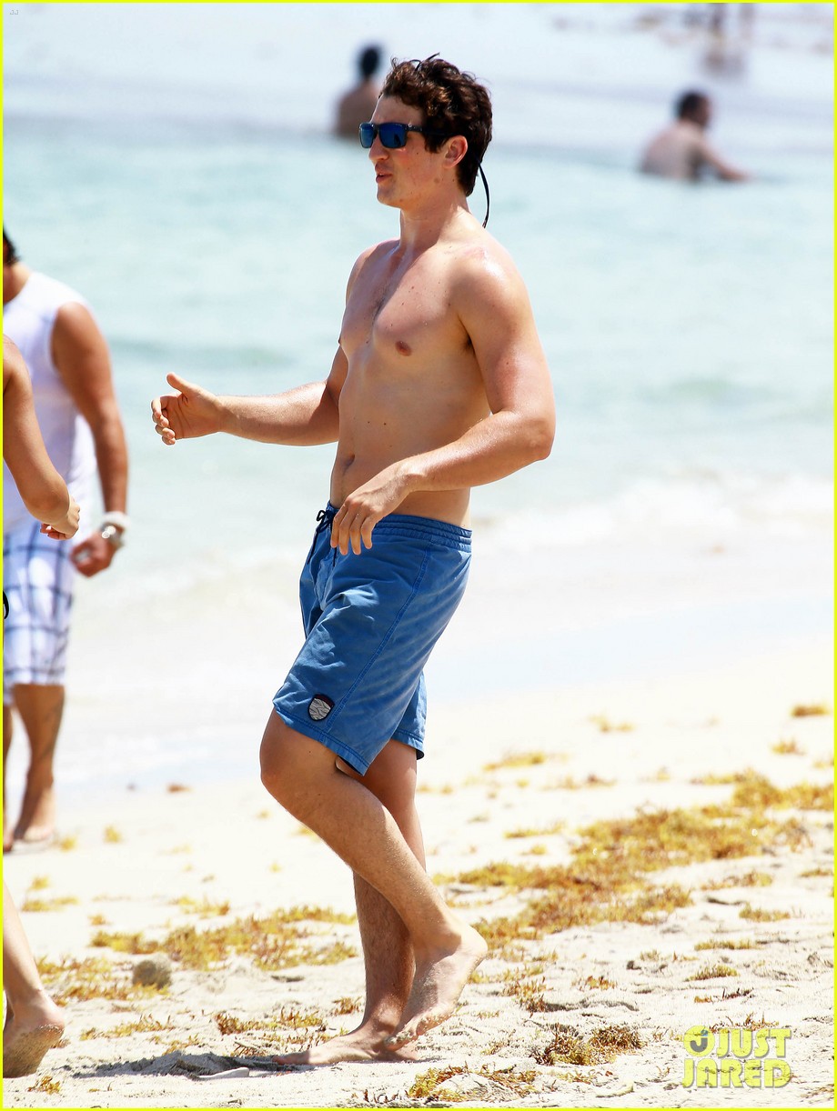 miles teller keleigh sperry continue their vacation 19