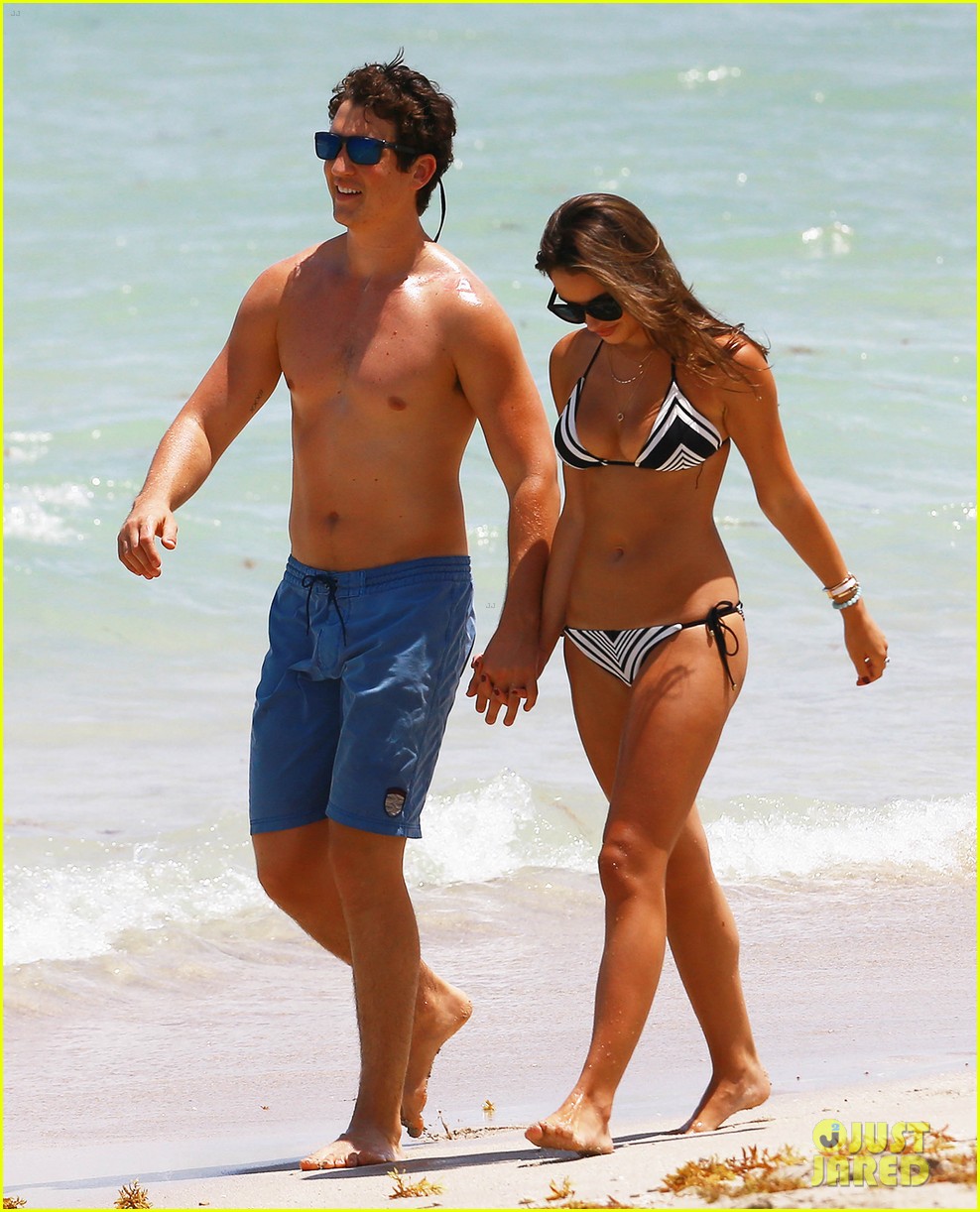 miles teller keleigh sperry continue their vacation 26