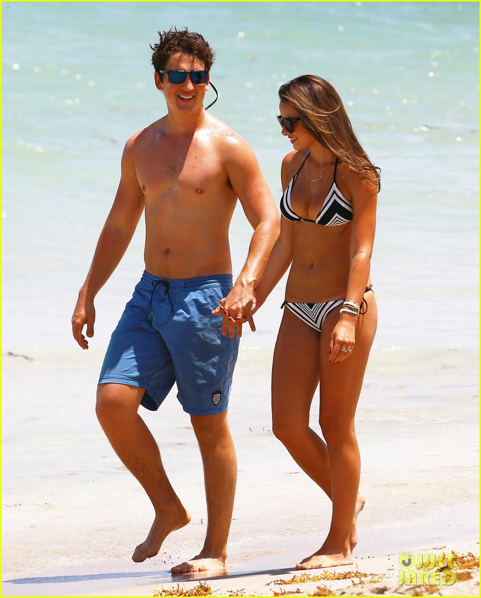 miles teller keleigh sperry continue their vacation 31