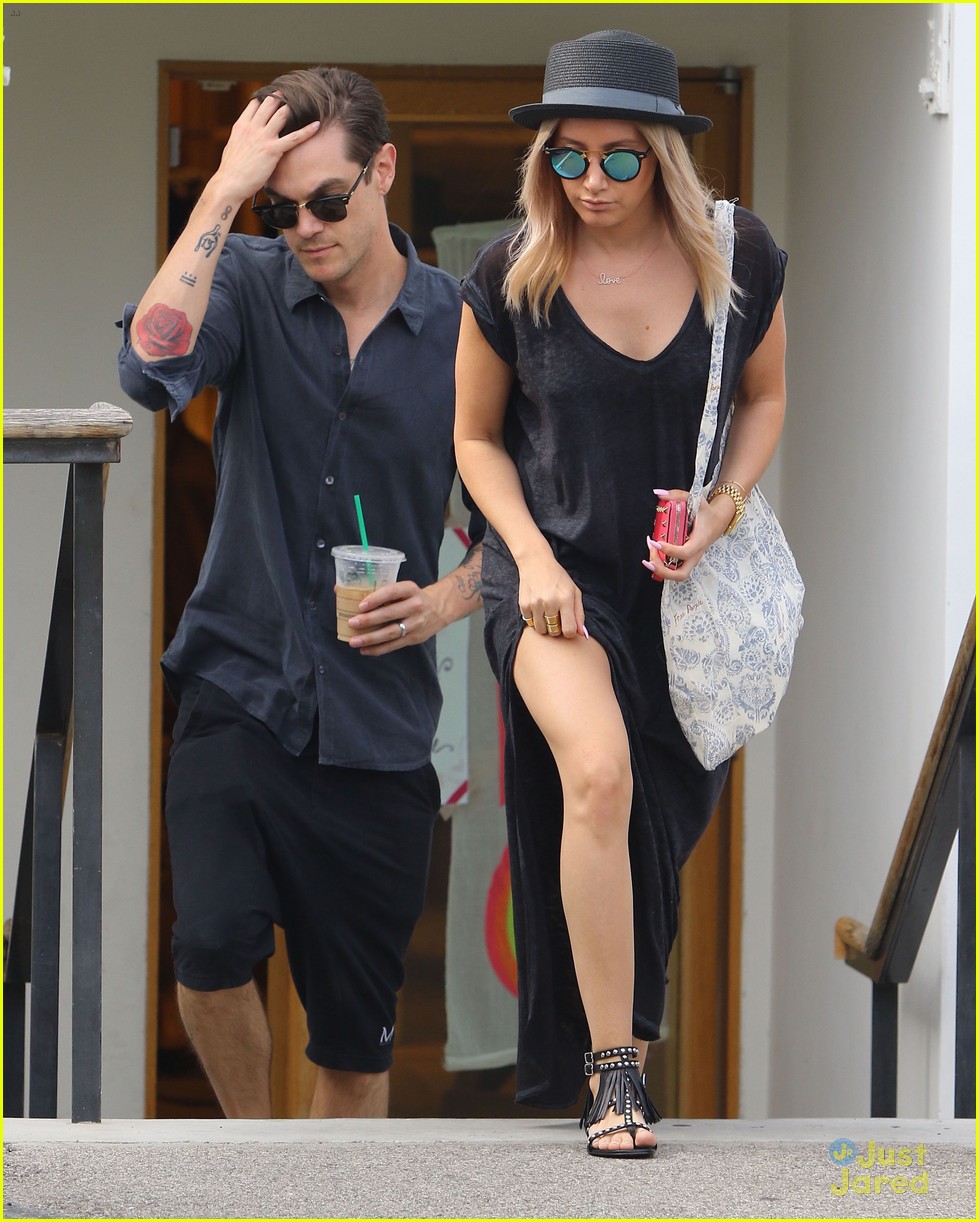 ashley tisdale christopher french shopping 01
