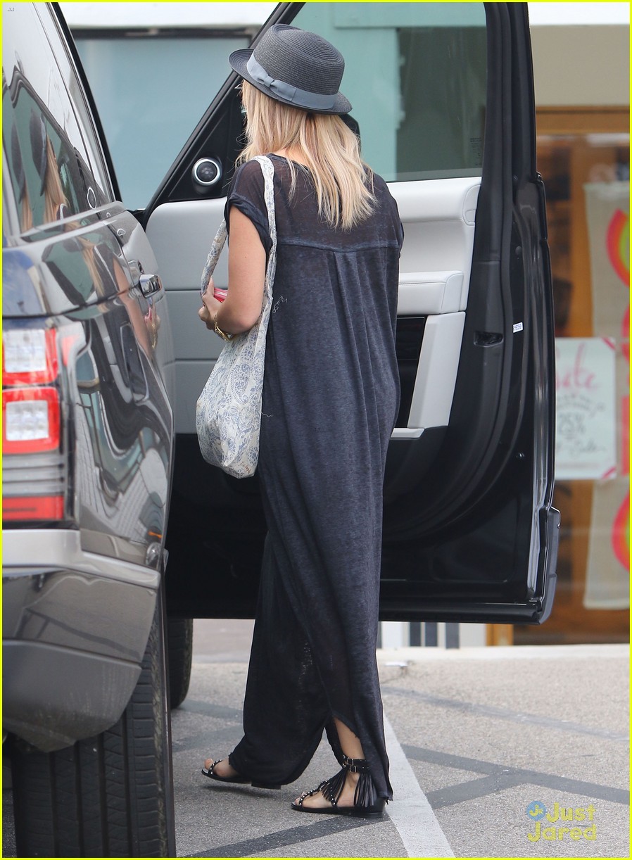ashley tisdale christopher french shopping 05