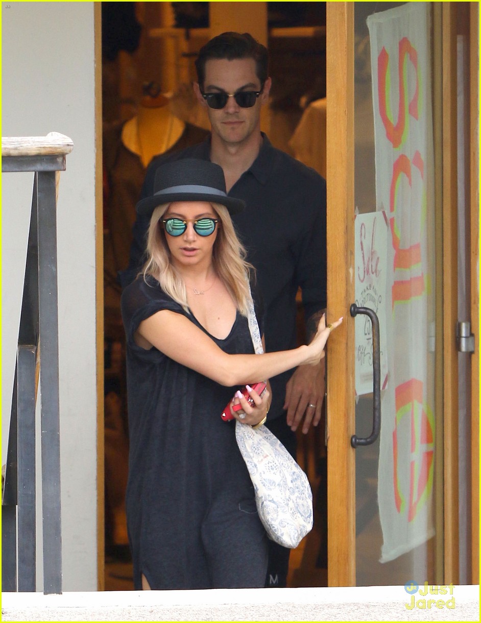 ashley tisdale christopher french shopping 06