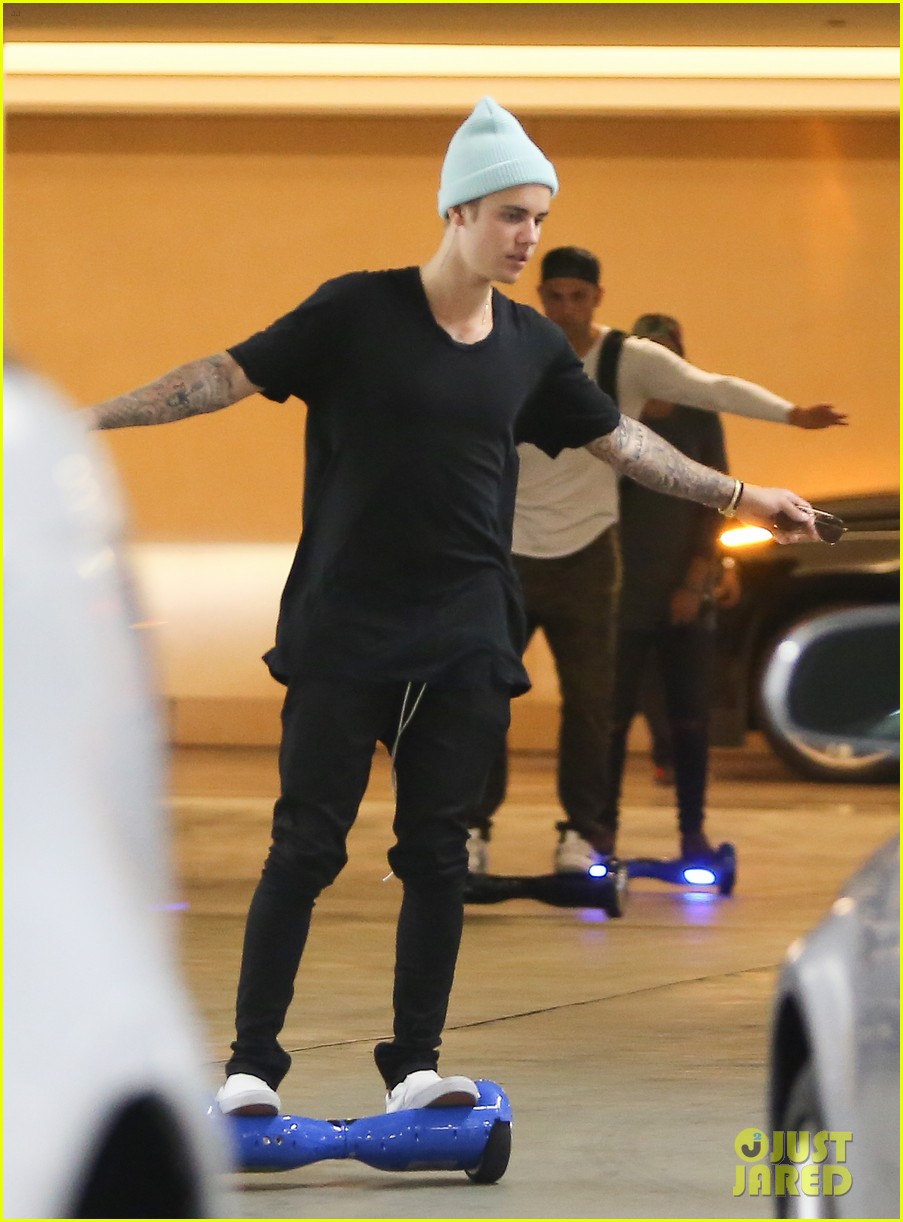 justin bieber clarifies hes not gay after kissing his bodyguard 02