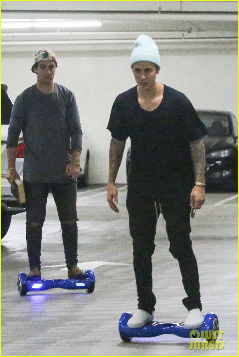 justin bieber clarifies hes not gay after kissing his bodyguard 04