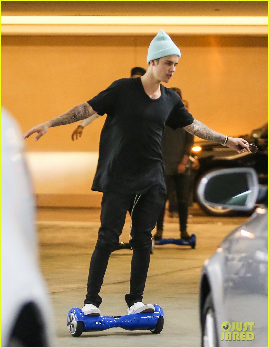 justin bieber clarifies hes not gay after kissing his bodyguard 07