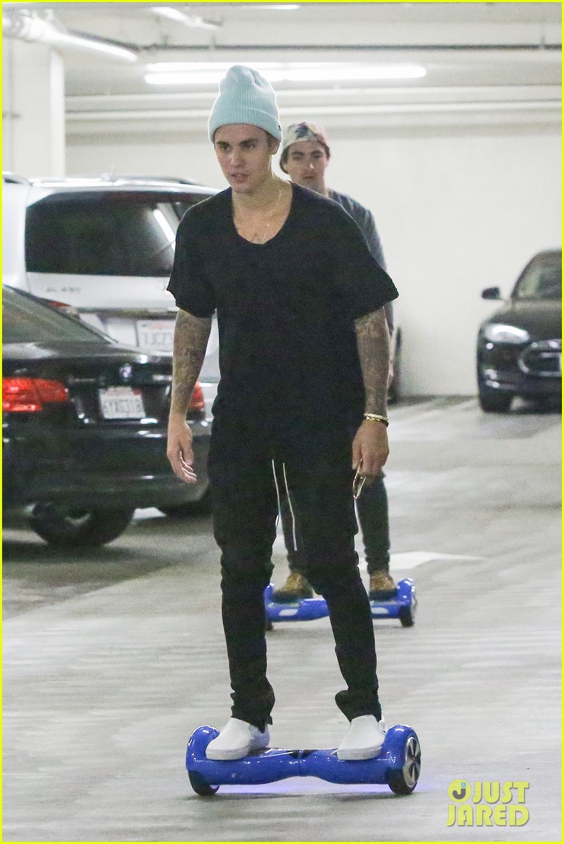 justin bieber clarifies hes not gay after kissing his bodyguard 11