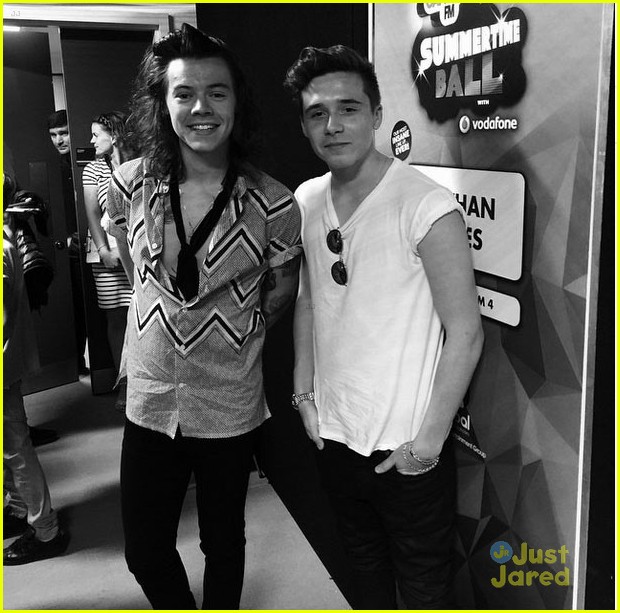 brooklyn beckham hangs with one direction guys 03